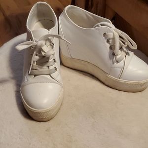 Platform sneakers